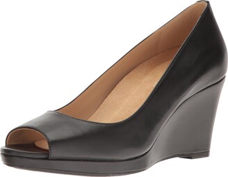 naturalizer sienna wedge pump
