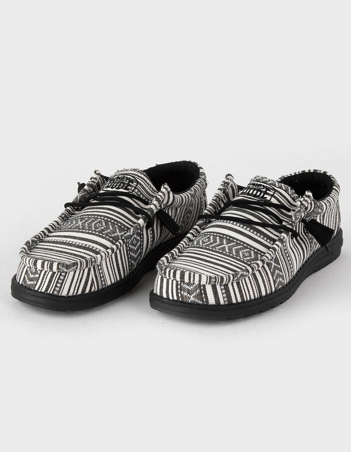 serape slip on shoes
