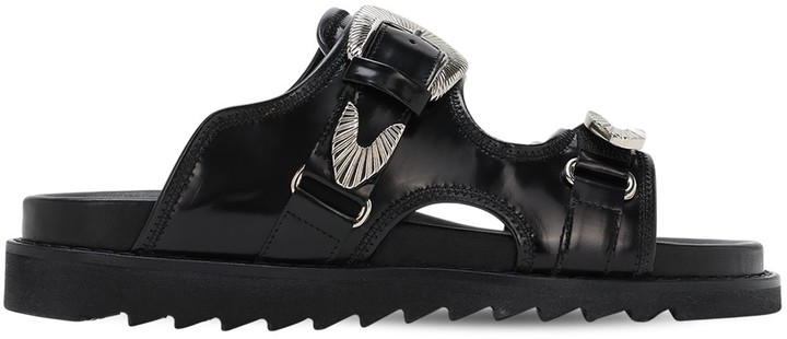 toga virilis sandals