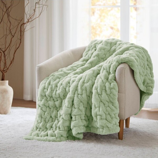 GulchesRuchedFauxFurThrow-Dual-SidedComfortwithFauxMinkReverseOeko-TexCertified&EasyCare