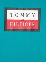 Thumbnail for your product : Tommy Hilfiger Junior crew-neck logo T-shirt