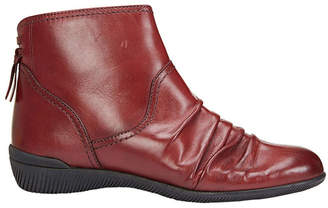 Wide Steps Waltz pleated leather red glove boot