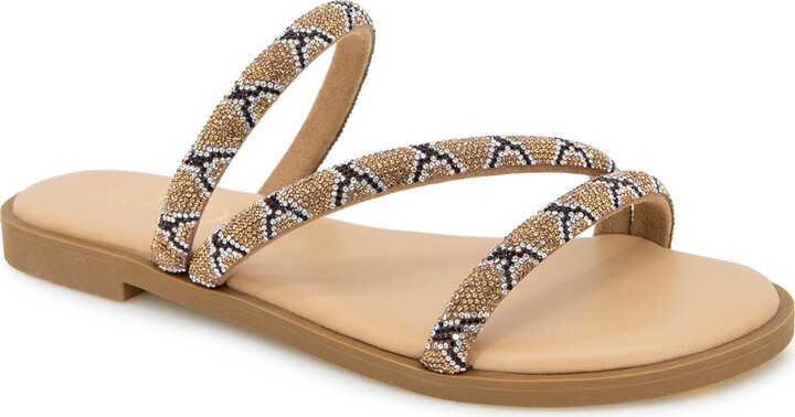 XOXO Women's Makayla Flat Sandal