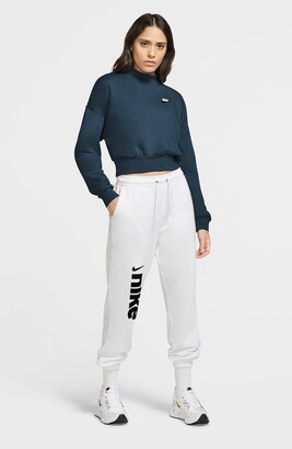 nike essential mock fleece