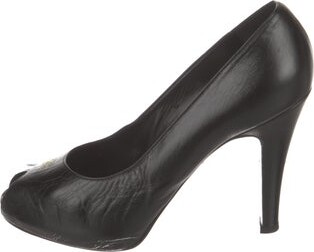 Chanel 2010's Interlocking CC Logo Pumps