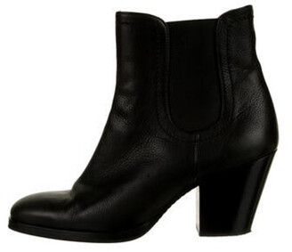 Scoop Leather Chelsea Boots Black