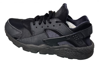 black huarache shoes