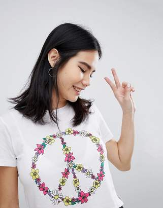 Monki Cropped T-Shirt With Peace Motif