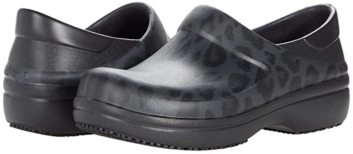 crocs work shoes