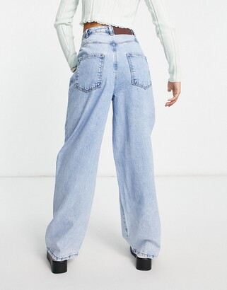 Reclaimed Vintage Inspired 97 wide leg mom jeans in bleach wash - MBLUE