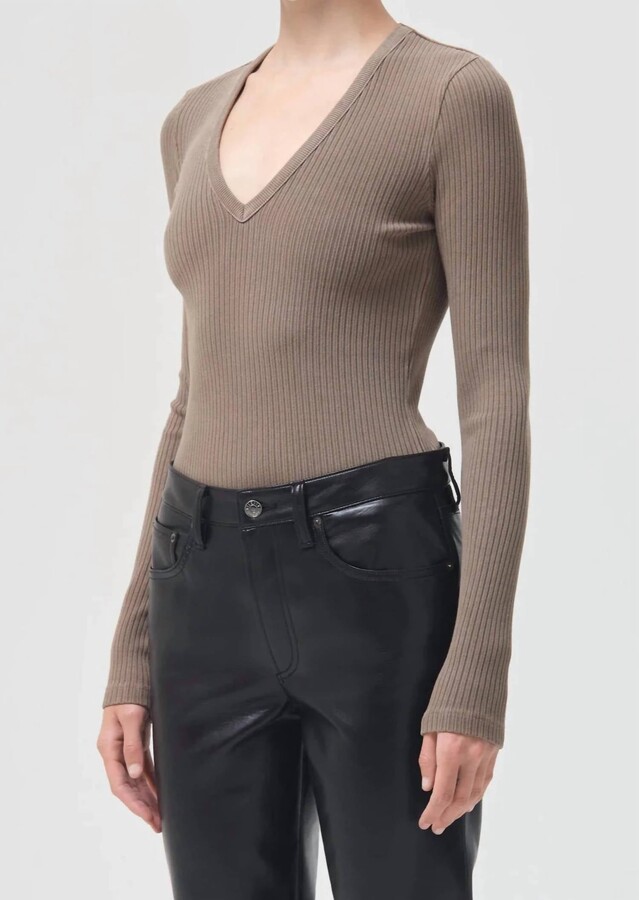 AGOLDE Tavi Deep V Thong Bodysuit In Biscotti