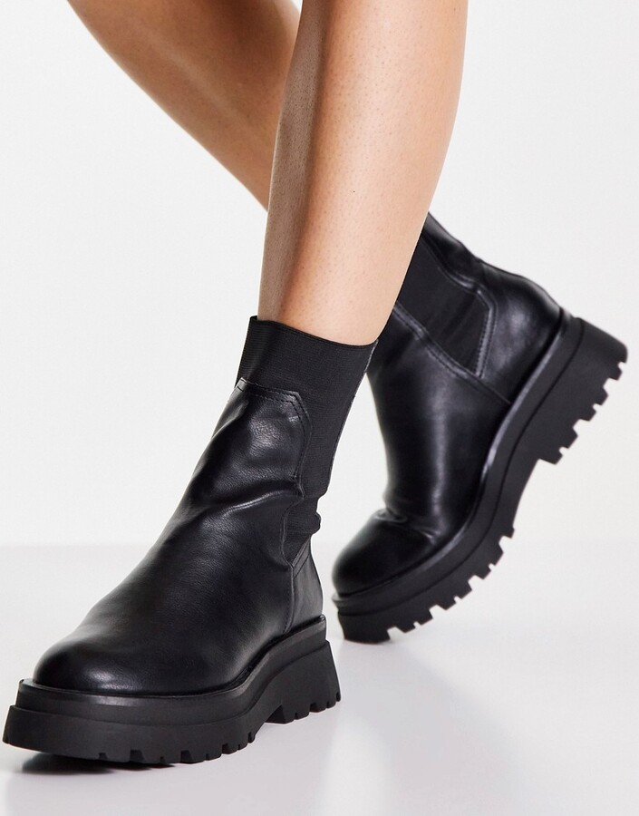 Stradivarius chunky sole chelsea boots in black - ShopStyle