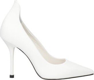 schutz pumps