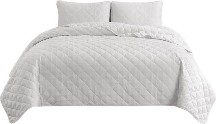 Swift Home All-Season 3-Piece White Solid Color Microfiber King/Cal King Quilt Set