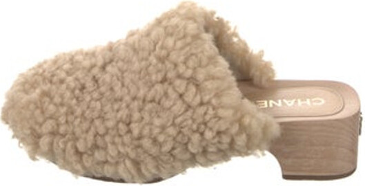 Chanel 2022 Interlocking CC Logo Slides - Neutrals Sandals, Shoes -  CHA881643