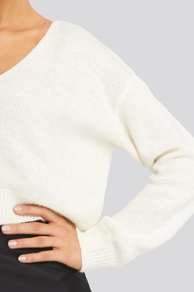 NA-KD V-neck Cropped Knitted Sweater