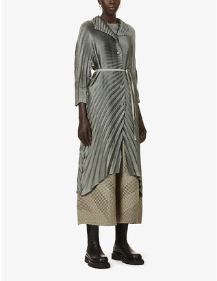 Issey Miyake Belted pleated woven coat