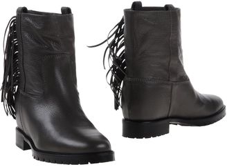 Julie Dee Ankle boots