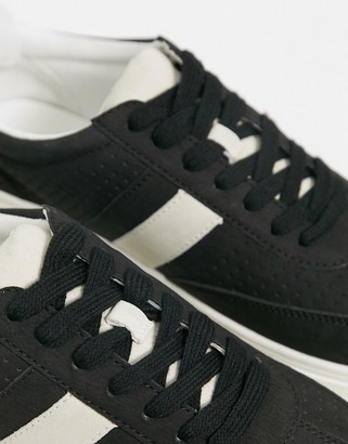 New Look lace up trainer with side stripe in black