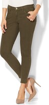 Thumbnail for your product : New York and Company Ankle Legging