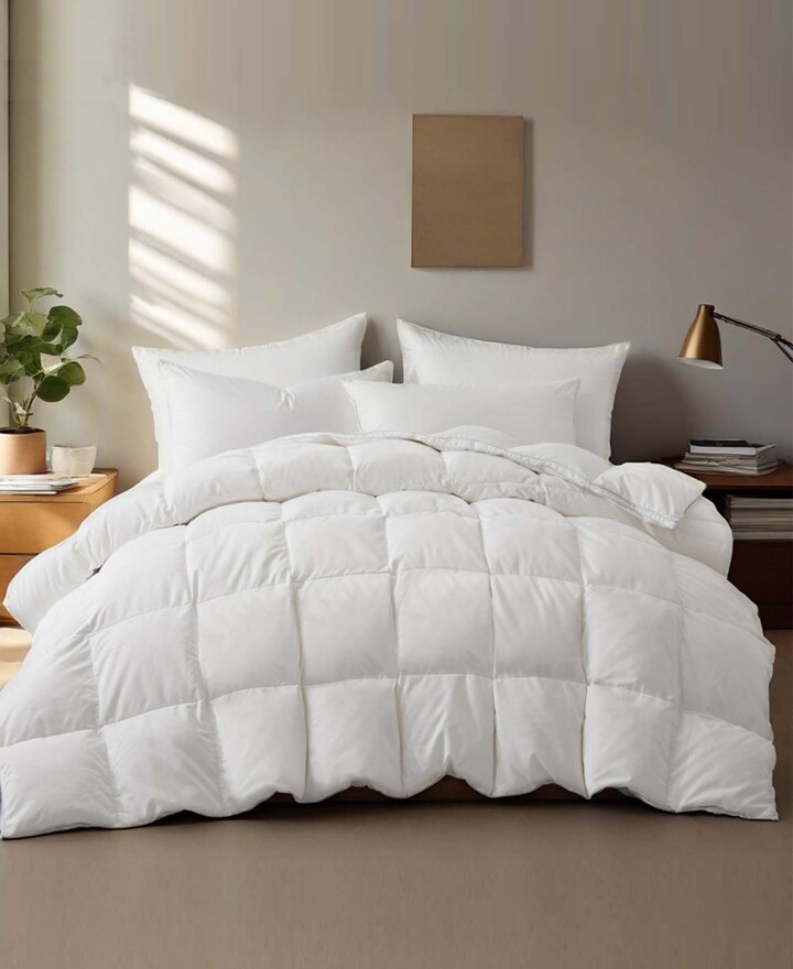 Unikome Medium Warmth Goose Feather Down Fiber Comforter, Full/Queen