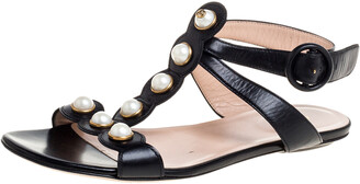 Gucci Black Leather Faux Pearl Embellished Willow T Strap Flat Sandals Size 36.5