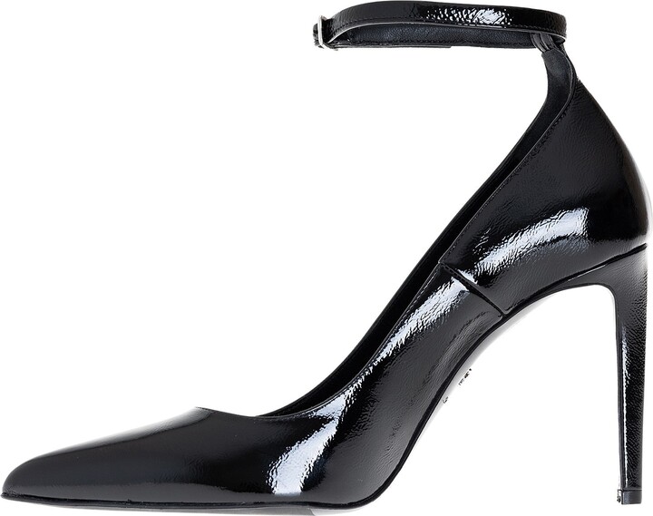AMI Paris Glossy Patent Leather Stiletto Pumps