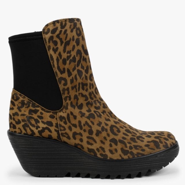 daniel wedge boots
