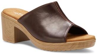 Wide width clogs and mules Clearance