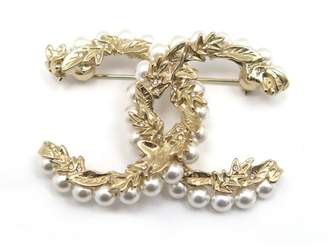 Chanel CC Gold Metal Pins & brooches