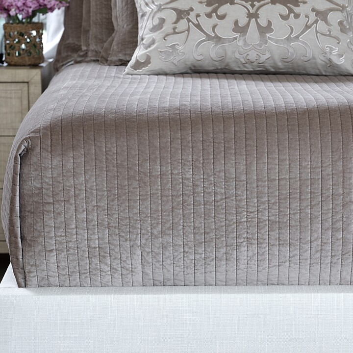 Lili Alessandra Aria Quilted Coverlet Queen