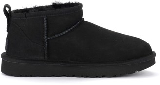 UGG Classic Ultra Mini Ankle Boot Made Of Black Suede