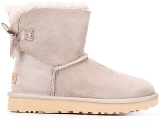 yellow bailey bow uggs