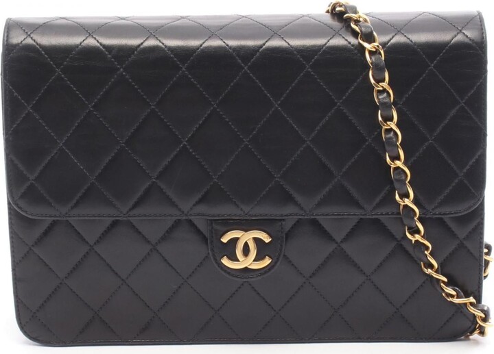 Chanel Black Leather Shoulder Bag (Pre-Owned)