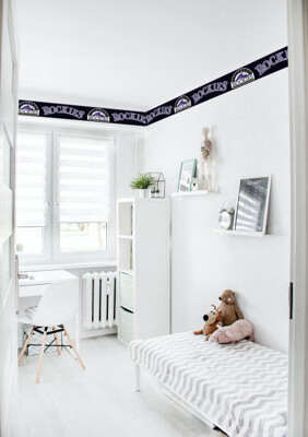 CONCORD WALLCOVERINGS ™ Concord Wallcoverings Wallpaper Border Sports Pattern Baseball Team Logo For Kid''s Bedroom Playroom Home Gym, Black White Blue, 15 Ft By 6 In ZB3390B