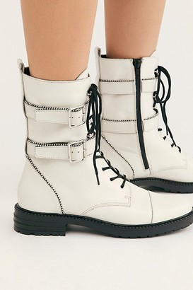 lace up boots no zipper