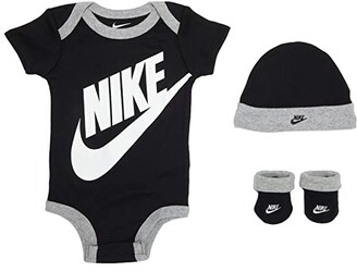 nike infant gift set