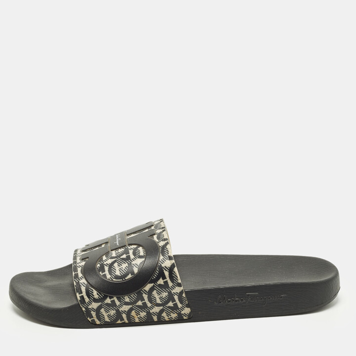 Ferragamo Gancini Size 43 Two Tone Rubber Pool Slide