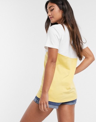 Nike vintage chevron t-shirt in yellow