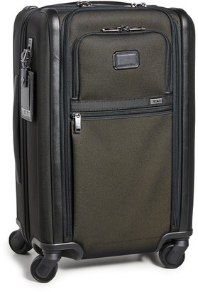 what is the size for international carry on luggage