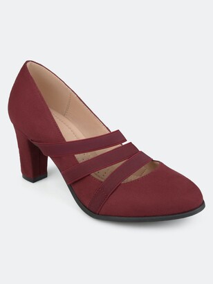 red pumps wide width