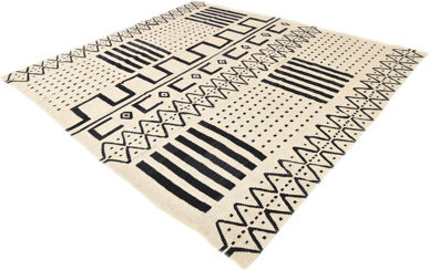 Isabelline 8x10 Petrella Ivory Rug