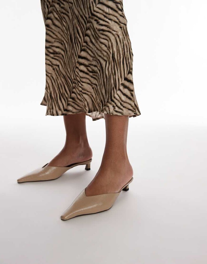 Topshop Dolly closed toe heels in taupe