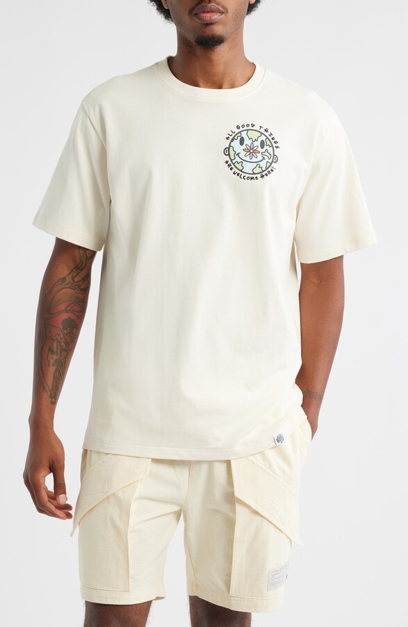 VIC GARCIA WORLD Love All Graphic T-Shirt