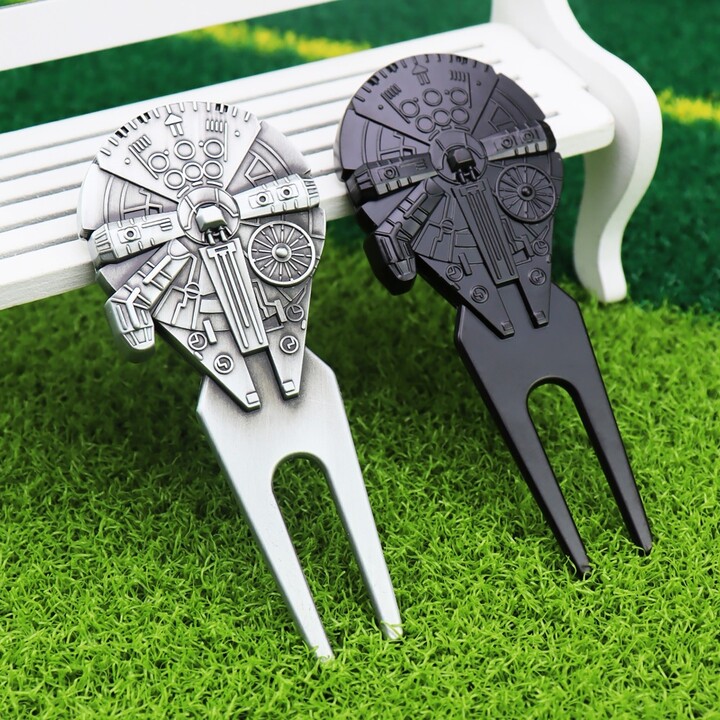 Groove Cleaner Spacecraft Golf Green Fork Zinc Alloy Magnetic Divot Fork Portable Multifunctional Golf Ball Marker Golf Club