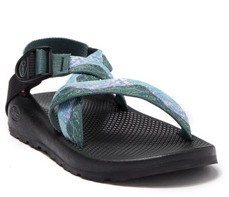 cheap mens chacos
