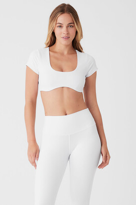 Alo Yoga Airbrush Figure Short Sleeve Bra Top in White, Size