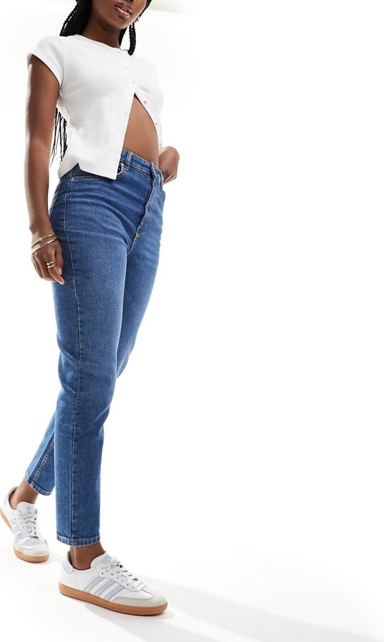 Bershka comfort fit mom jeans in mid blue - ShopStyle