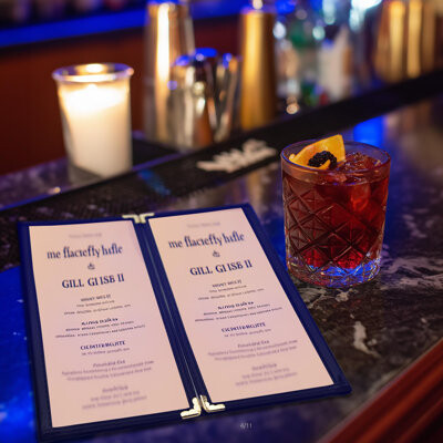 WeChef 30 Pcs Restaurant Menu Covers Gate-view Fold 1 Page 2 View & 2 Page 4 View Menu Holders Double-Stitched Edge PVC Transparent Menu Sleeves for W