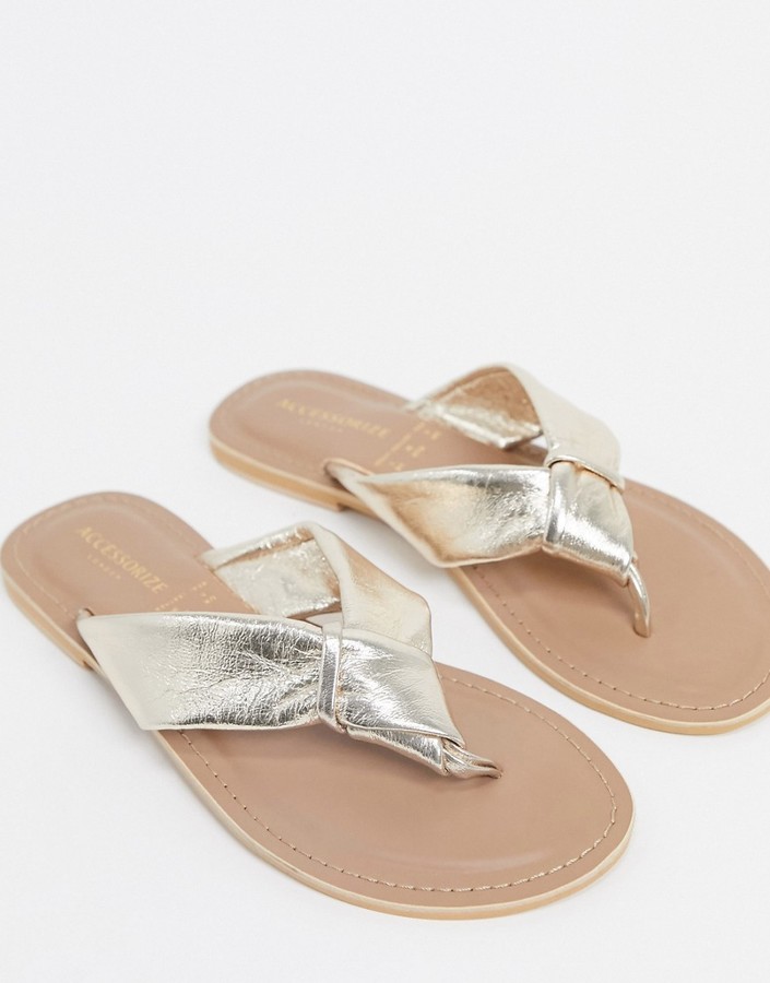 accessorize flip flops